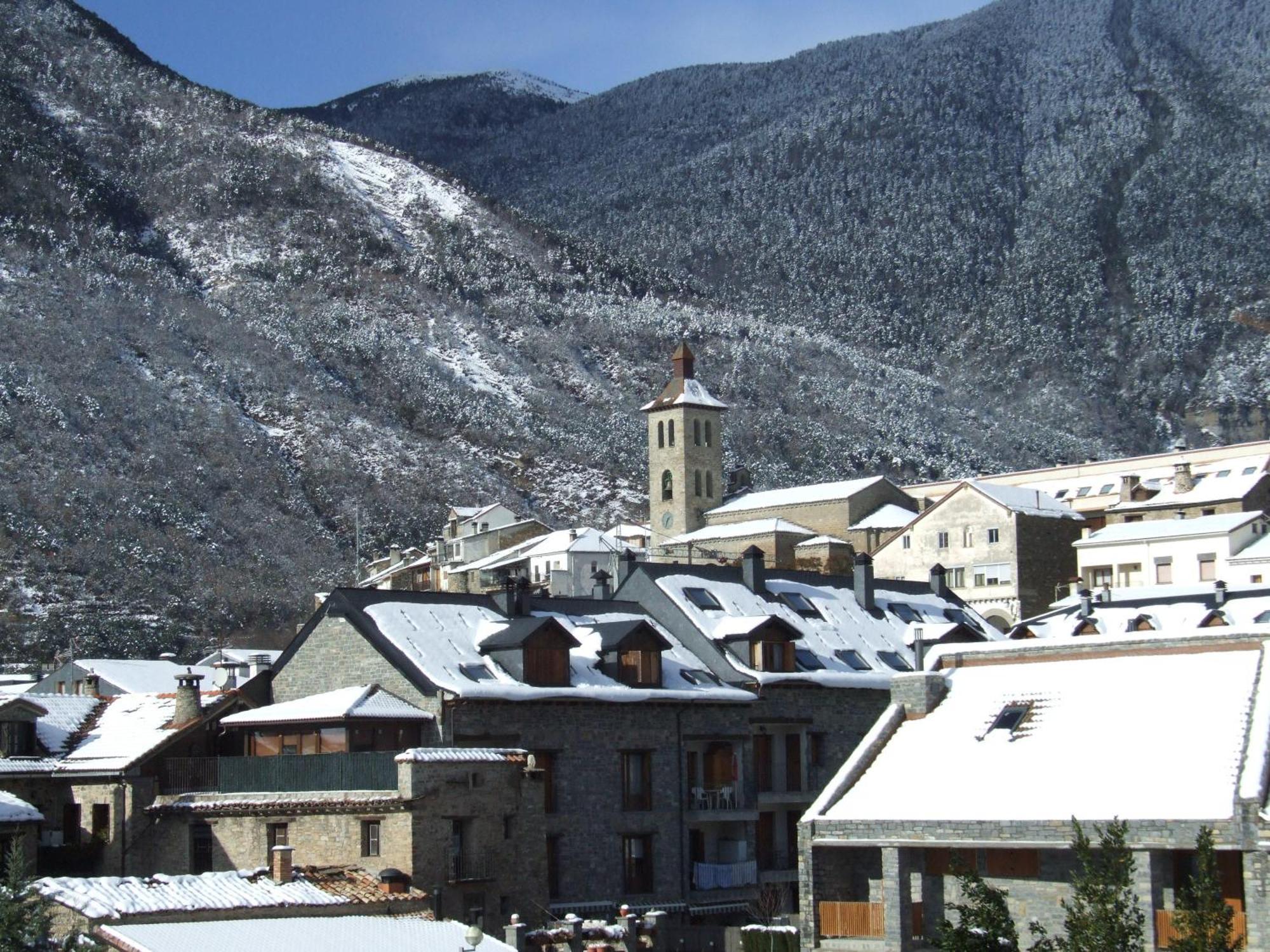Hotel Tierra De Biescas Zewnętrze zdjęcie