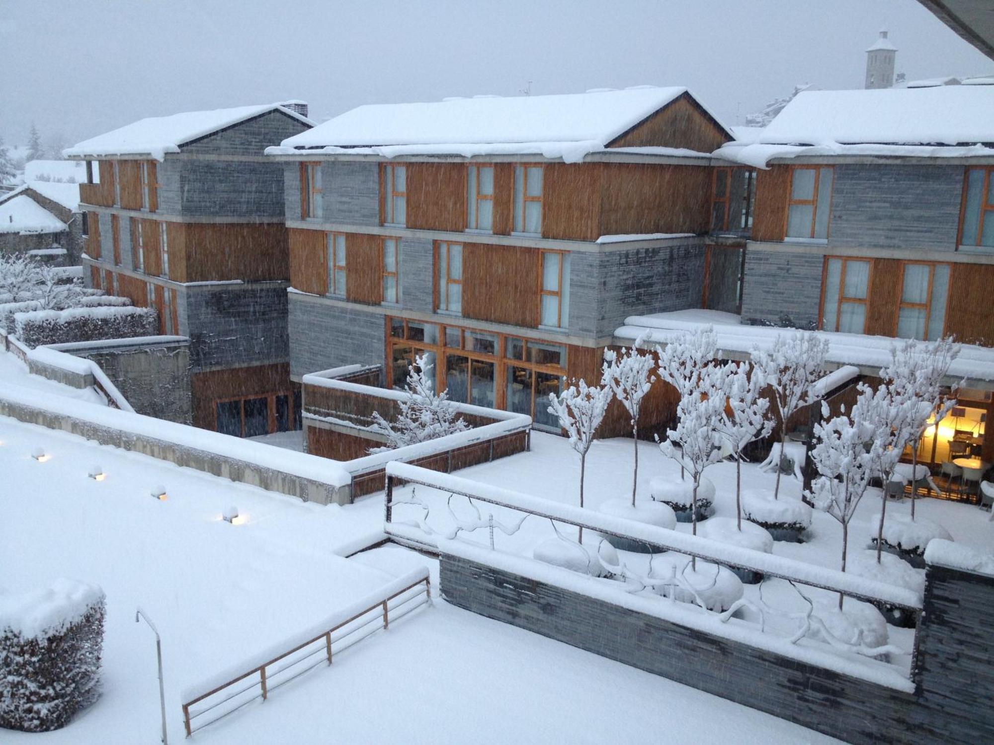 Hotel Tierra De Biescas Zewnętrze zdjęcie